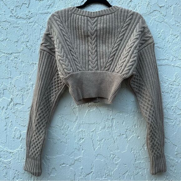 ATTIRE‎ THE STUDIO Sweater Cardigan Women’s XS Wool Crop Cableknit Chunky Beige - Picture 2 of 6